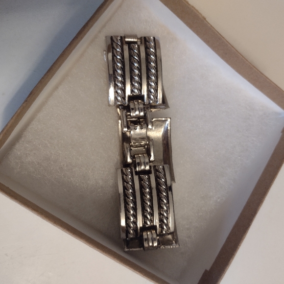 Silver Tone Bracelet - Picture 3 of 3